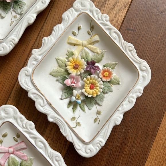 Lefton Floral Wall Hangings.Vintage50-60’s SET of 4.✨. 30% off all bundles! - Picture 4 of 7